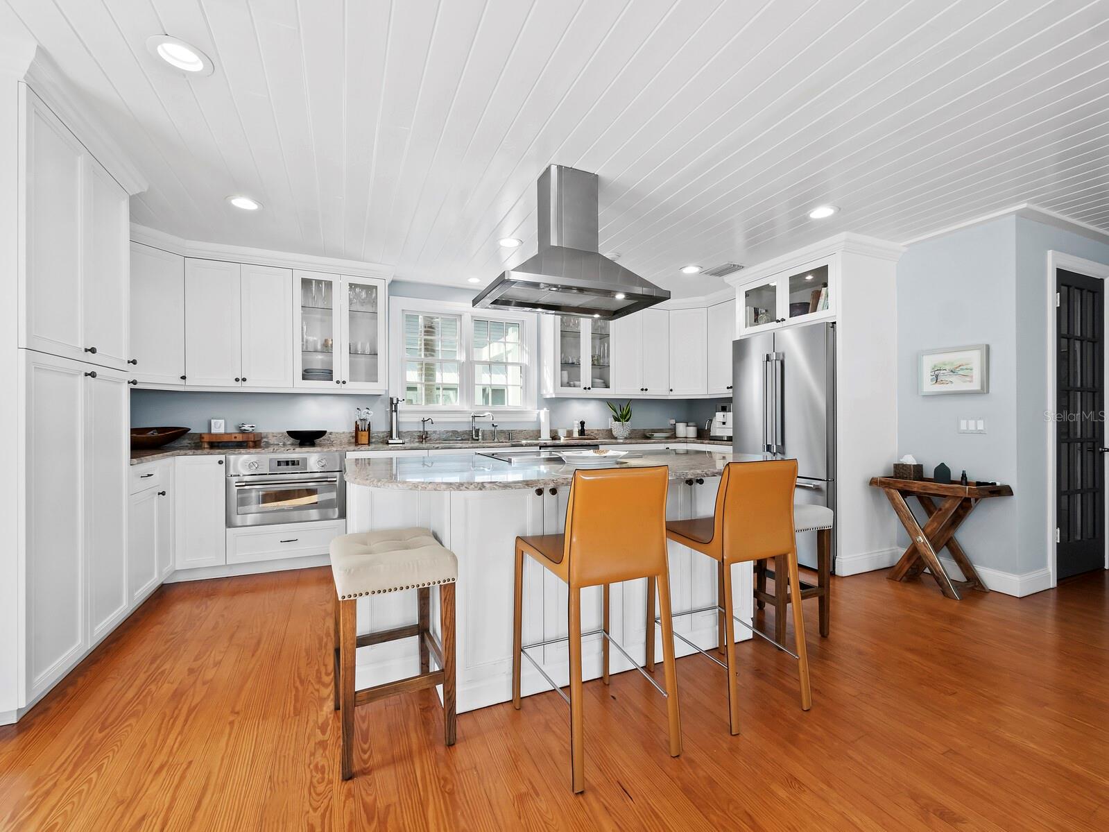 1950 ALTA VISTA ST