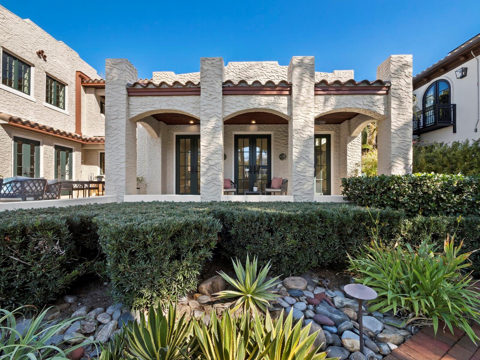 1905 ALTA VISTA ST