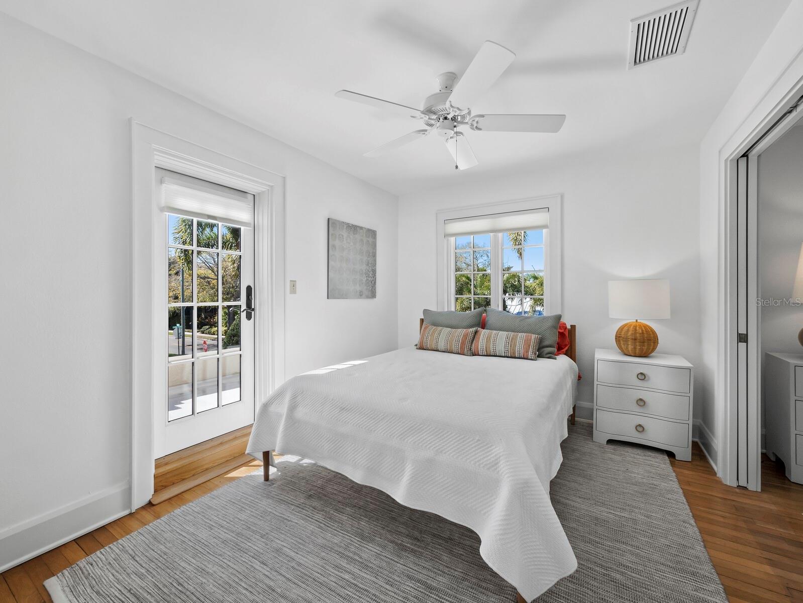 1905 ALTA VISTA ST