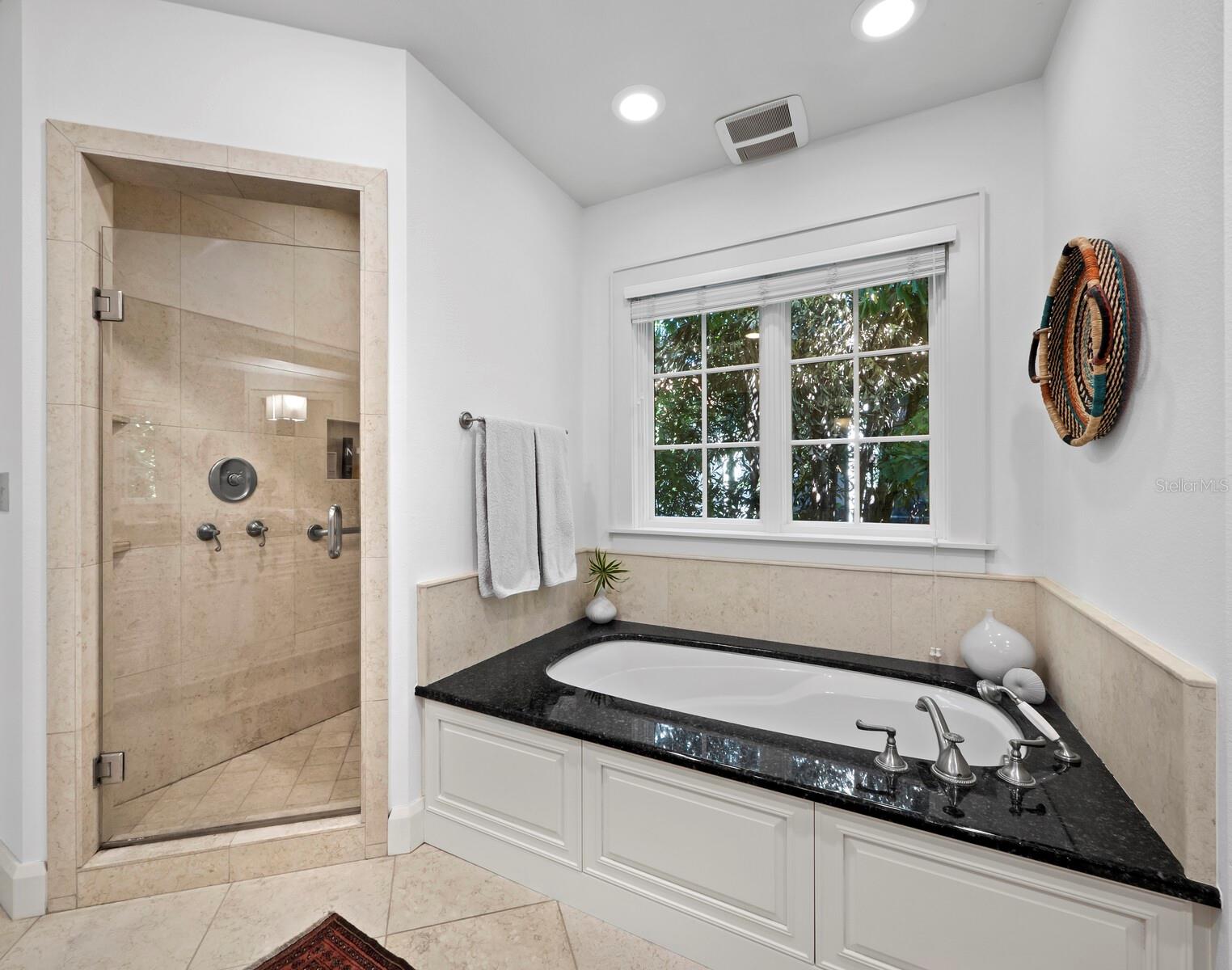1905 ALTA VISTA ST