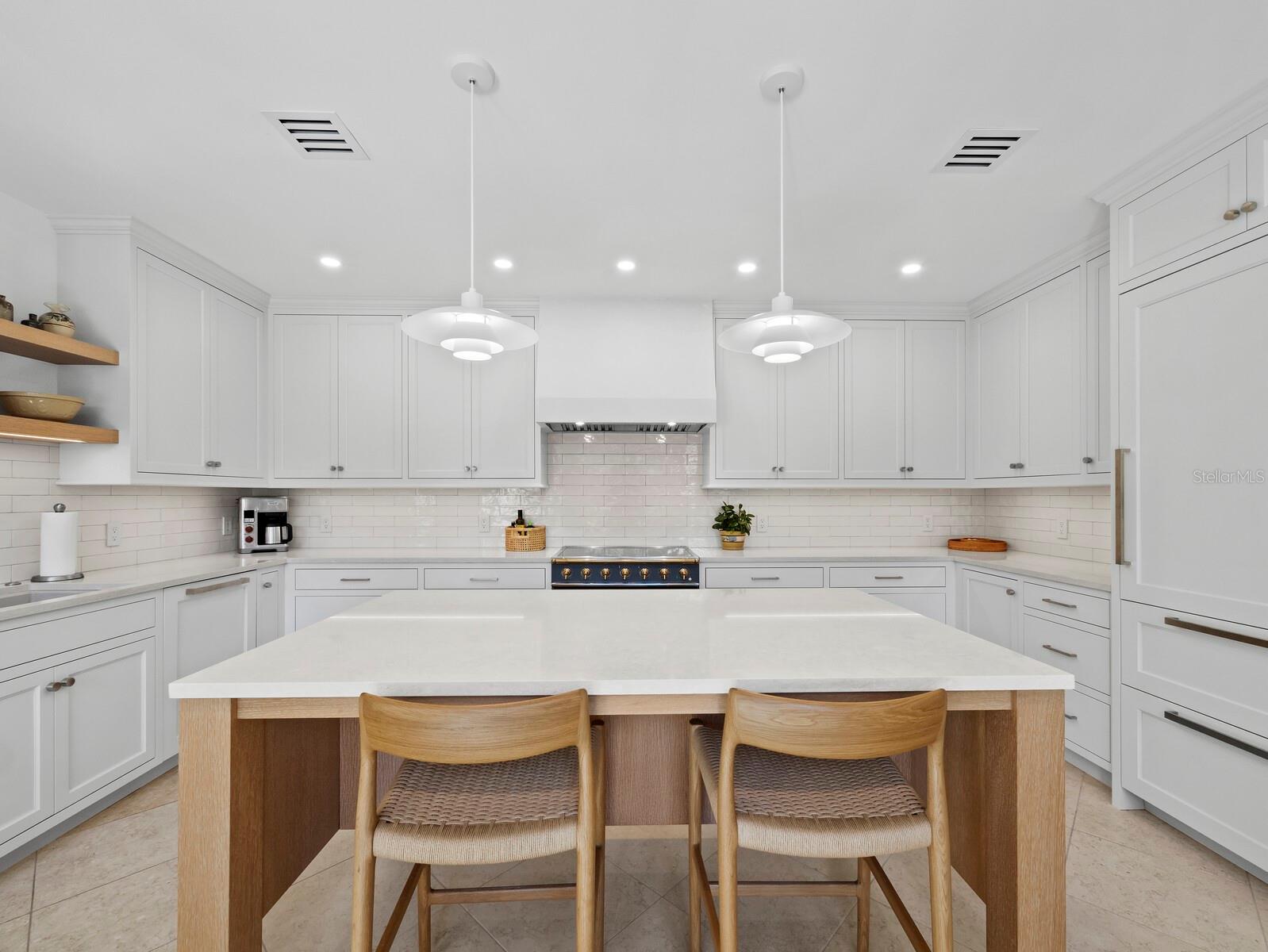 1905 ALTA VISTA ST