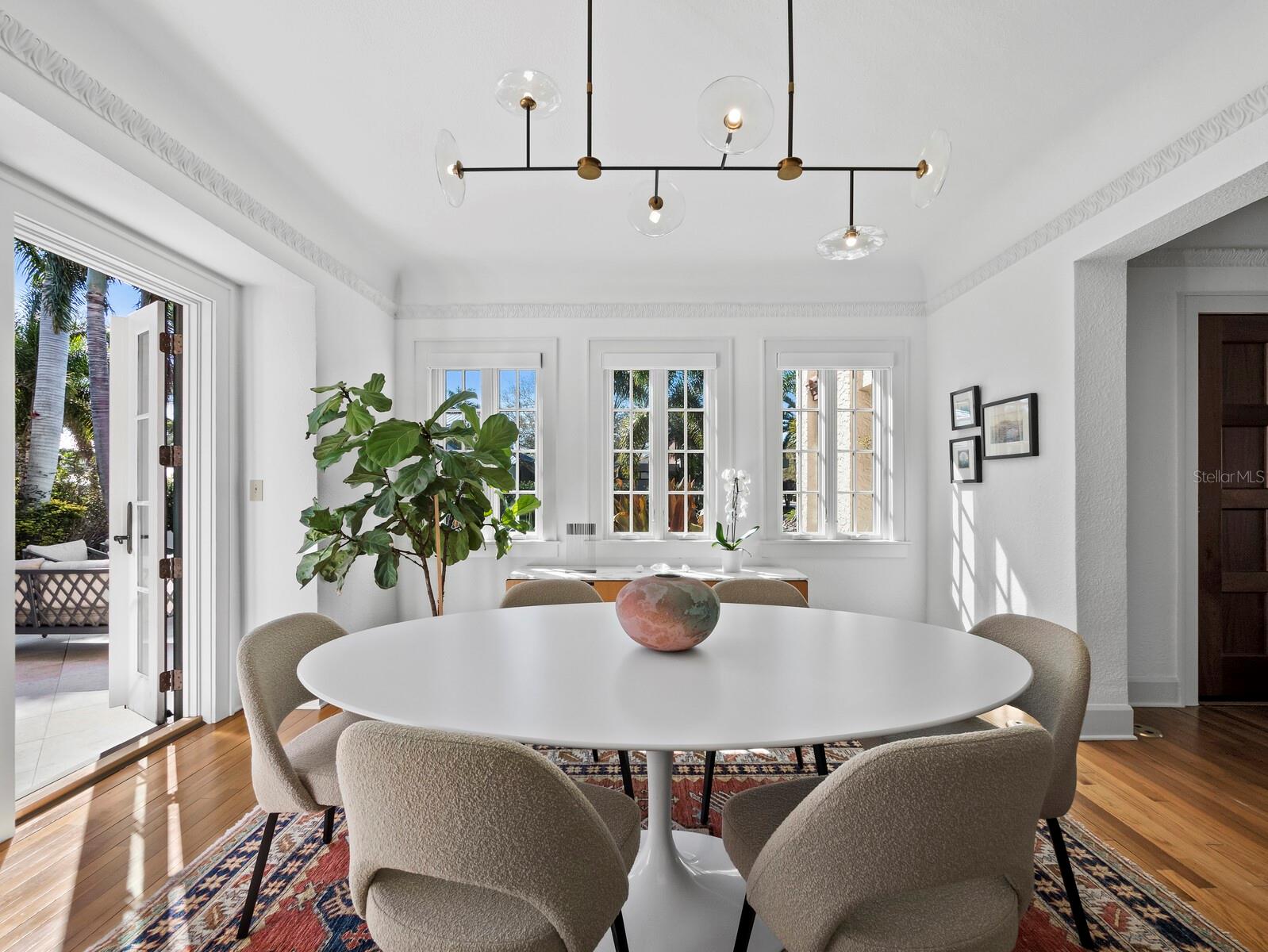 1905 ALTA VISTA ST