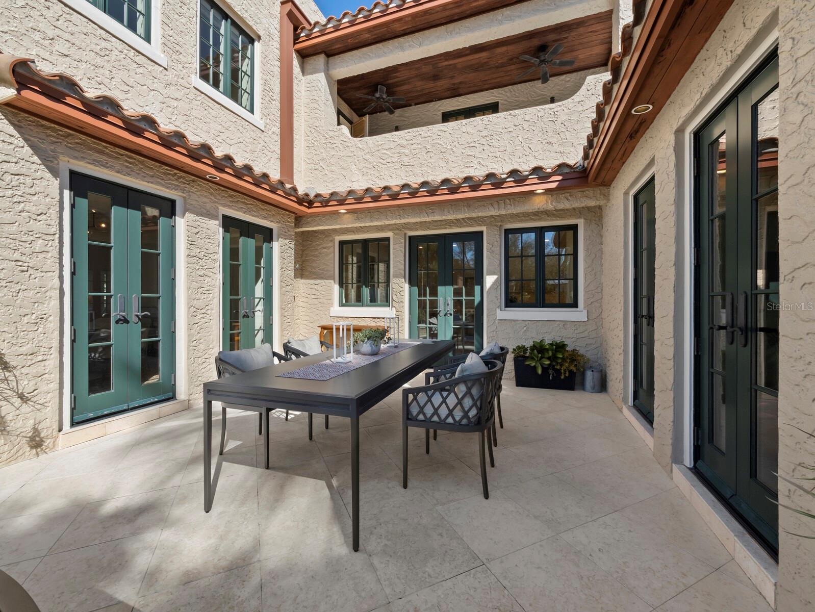 1905 ALTA VISTA ST