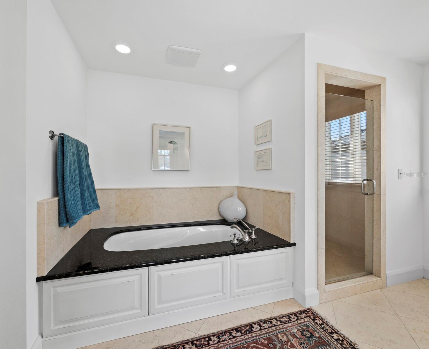 1905 ALTA VISTA ST