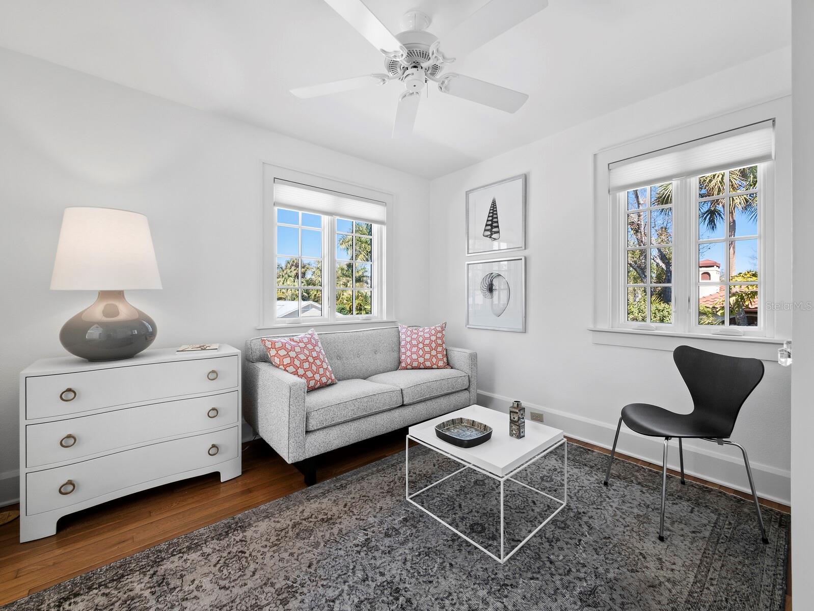 1905 ALTA VISTA ST