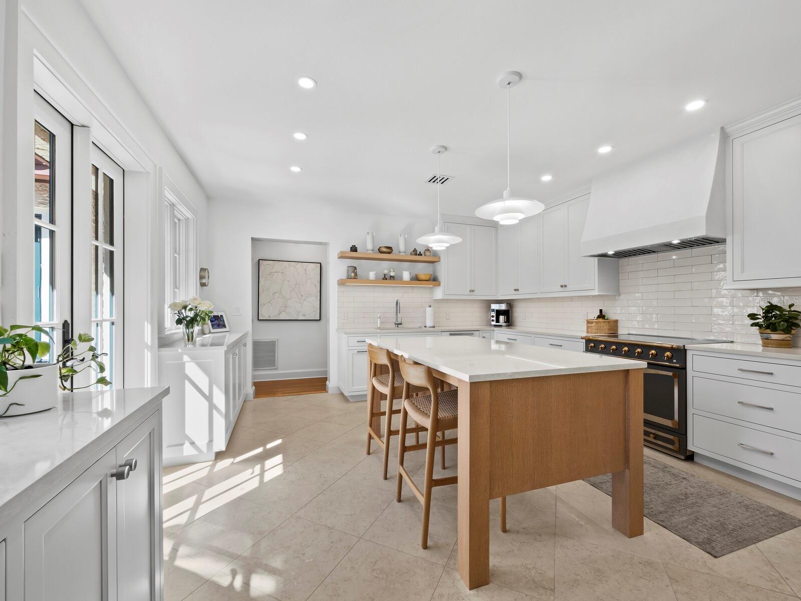 1905 ALTA VISTA ST