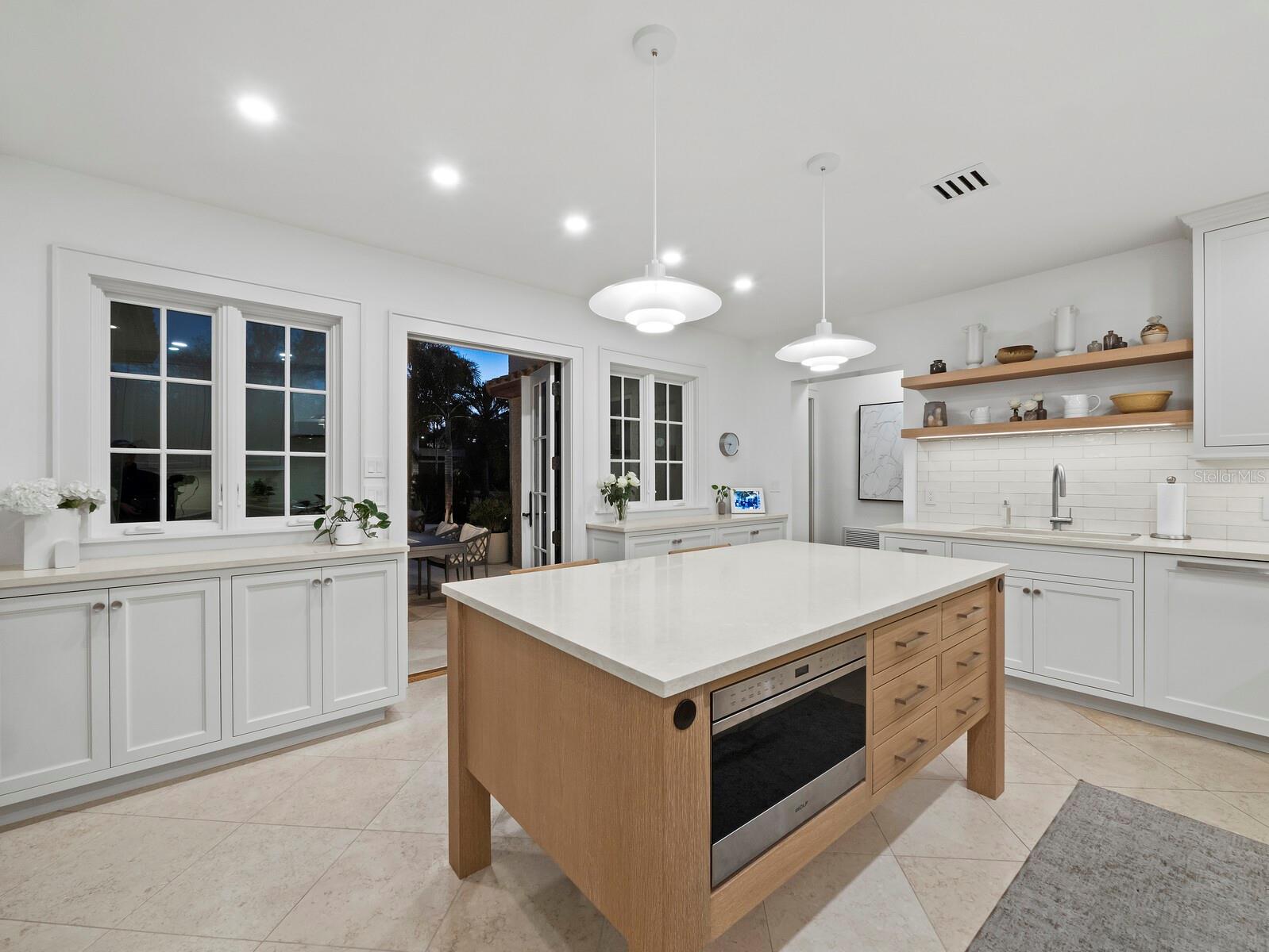 1905 ALTA VISTA ST