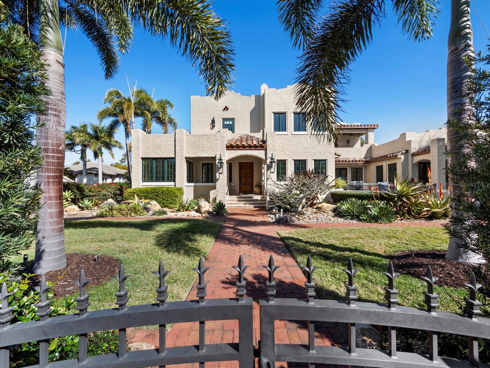 1905 ALTA VISTA ST