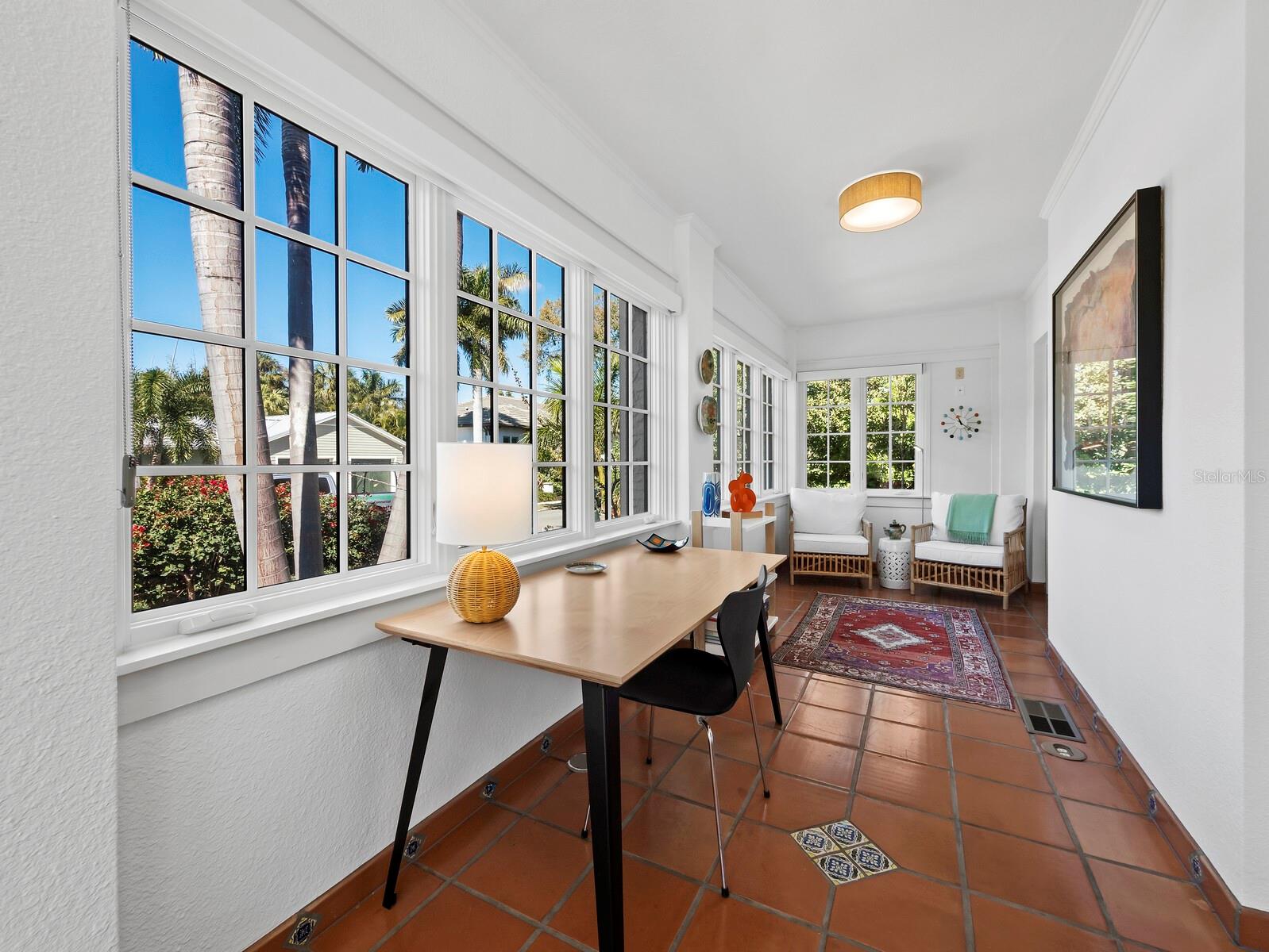 1905 ALTA VISTA ST