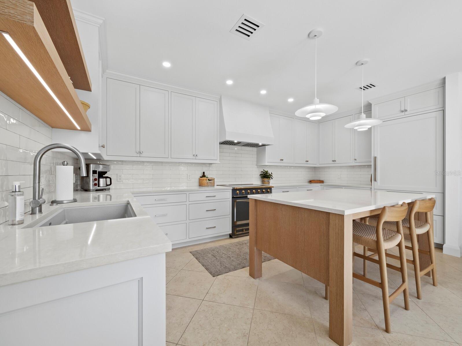 1905 ALTA VISTA ST