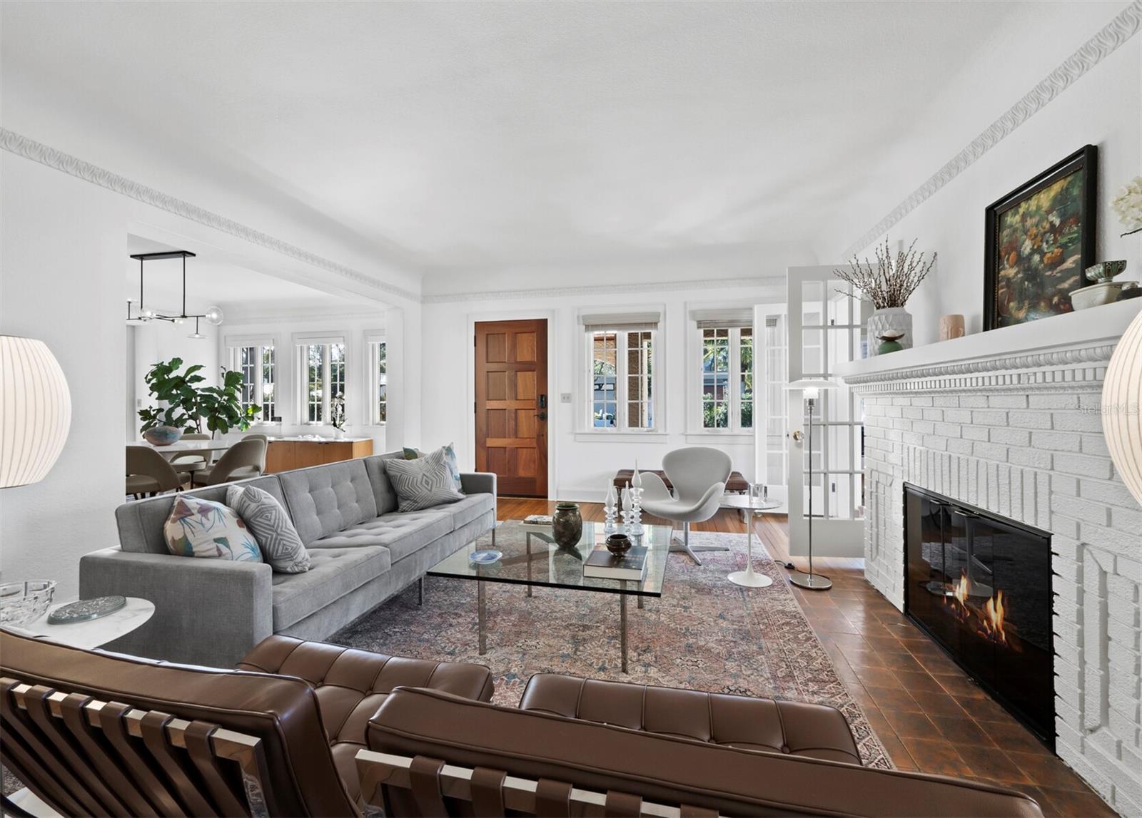 1905 ALTA VISTA ST