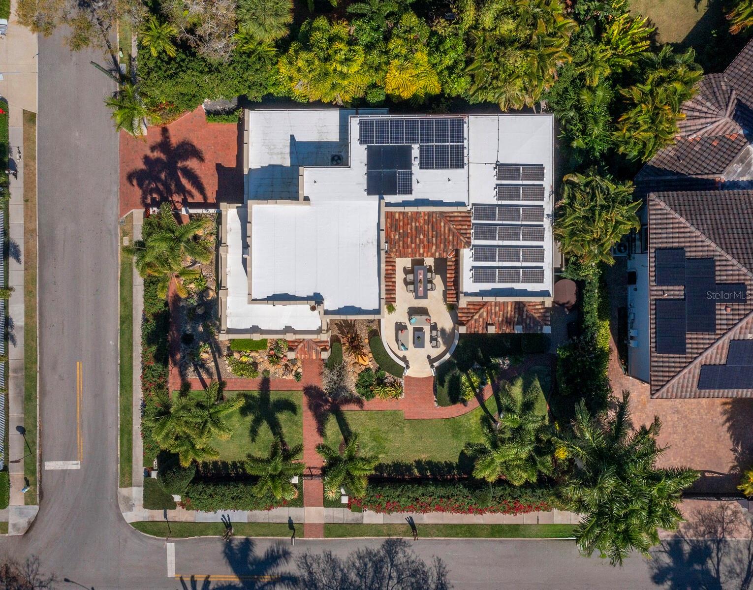 1905 ALTA VISTA ST