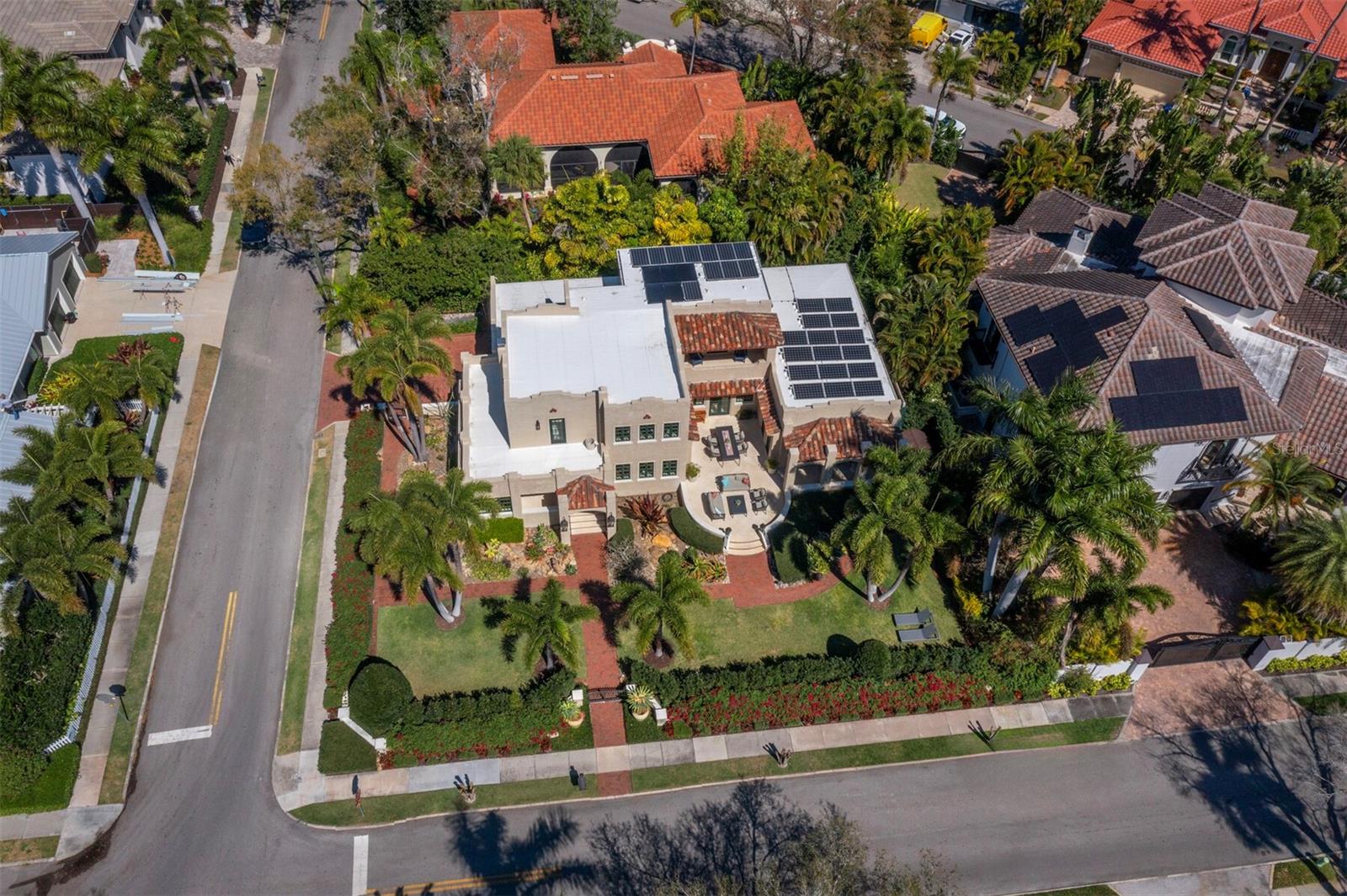 1905 ALTA VISTA ST