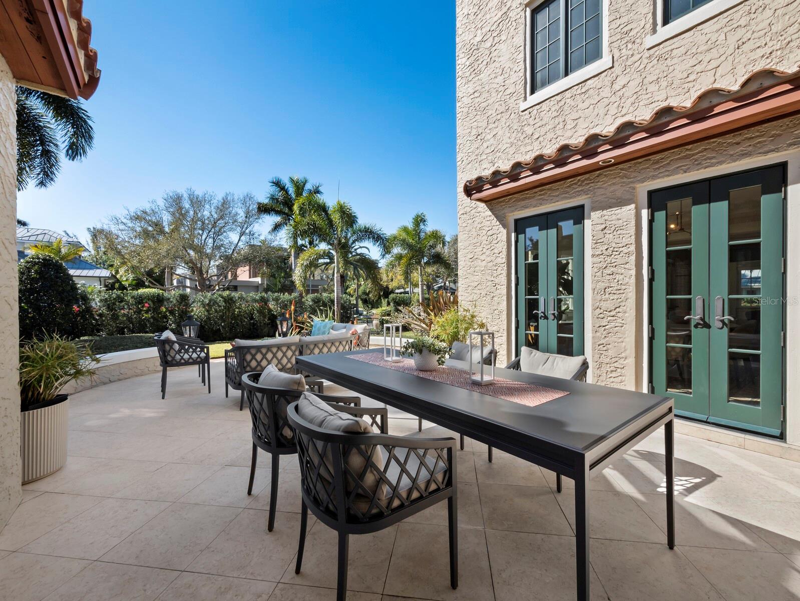 1905 ALTA VISTA ST