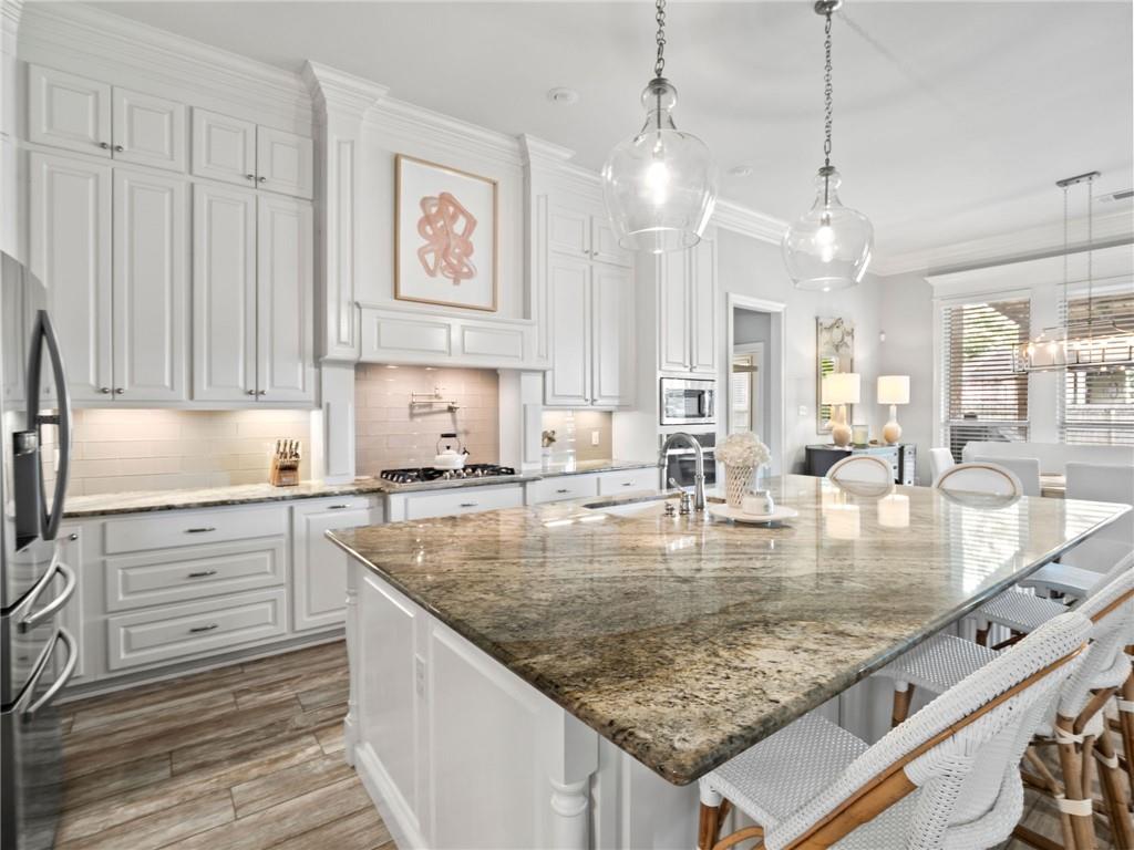 1005 AVENUE SAINT GERMAIN None