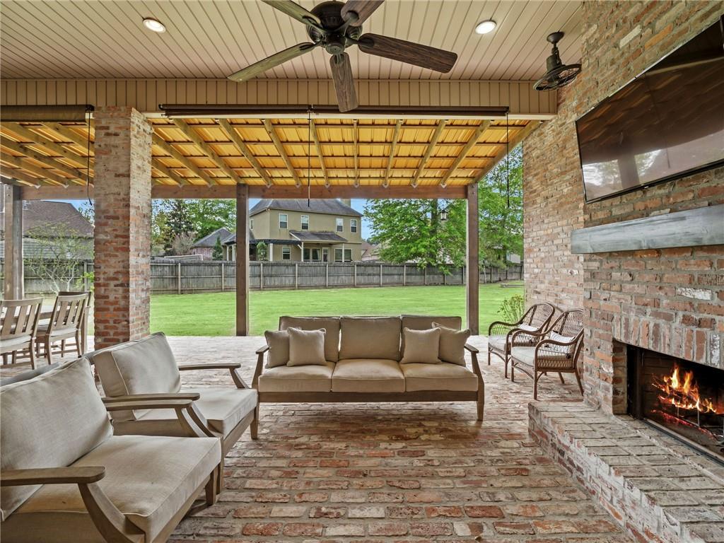 1005 AVENUE SAINT GERMAIN None