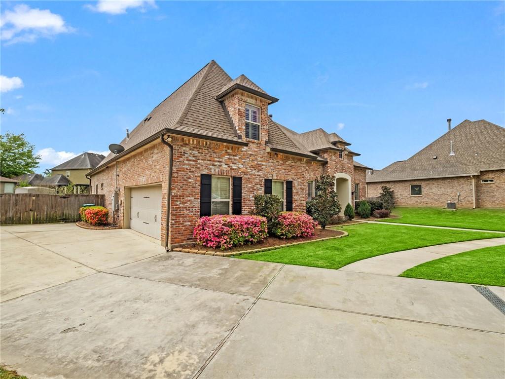 1005 AVENUE SAINT GERMAIN None