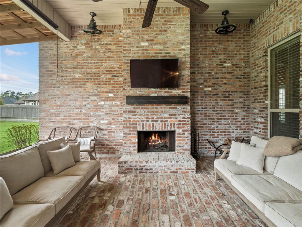 1005 AVENUE SAINT GERMAIN None