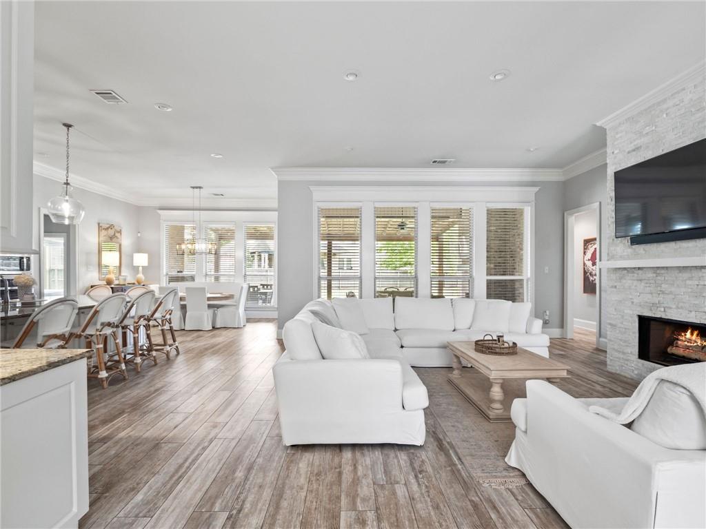 1005 AVENUE SAINT GERMAIN None