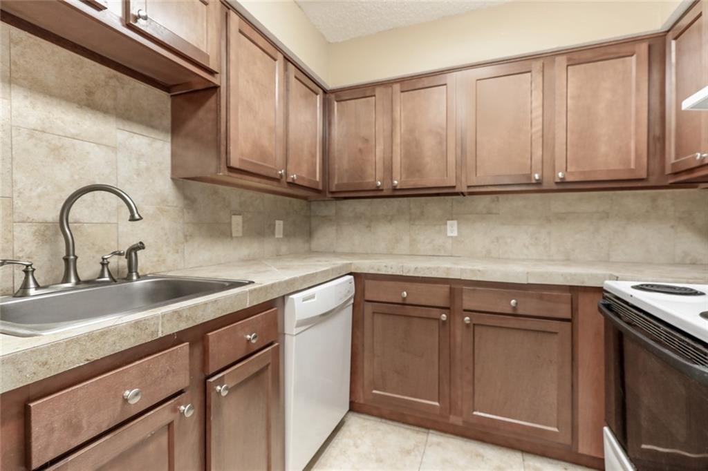 641 S VILLAGE Lane A