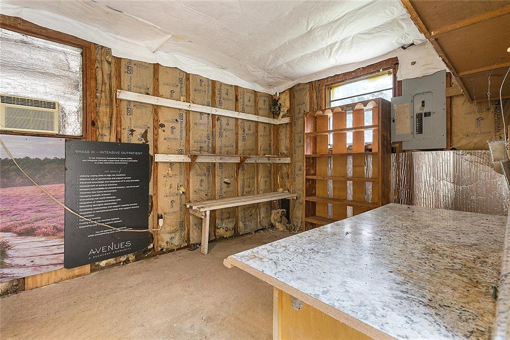 11263 HWY 190 Highway