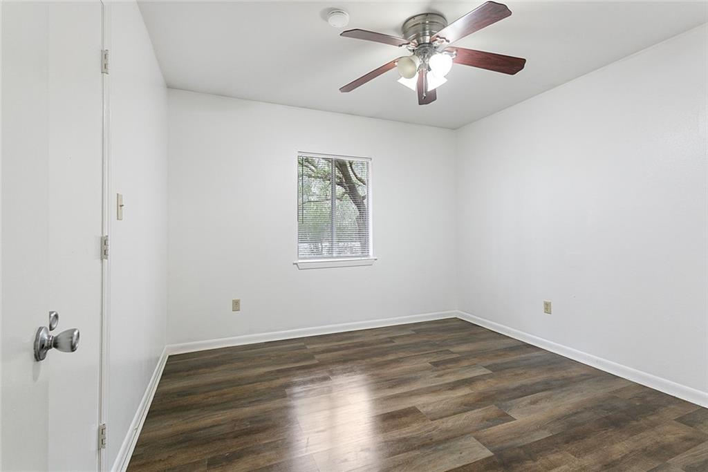 11263 HWY 190 Highway