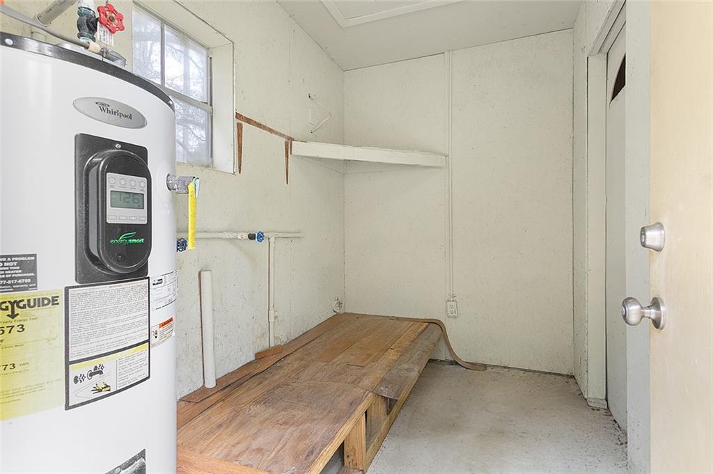 11263 HWY 190 Highway