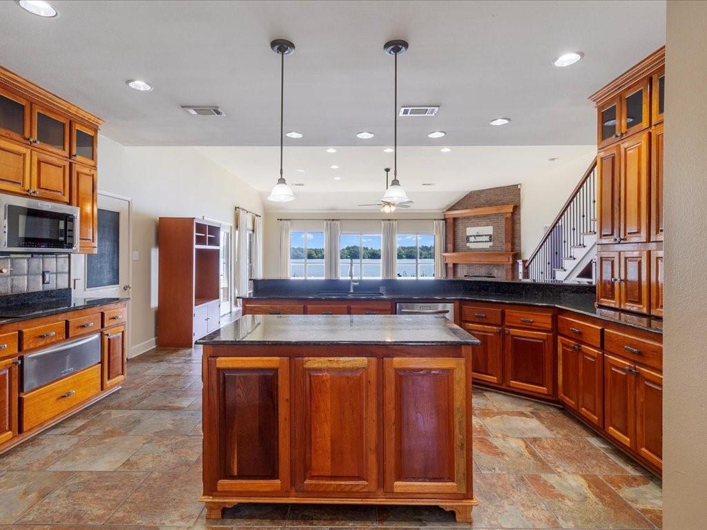 14131 S LAKESHORE Drive