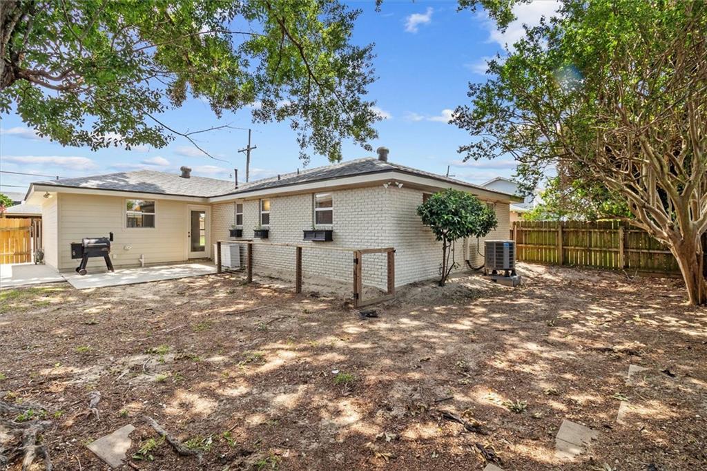 2308 TAFT Park
