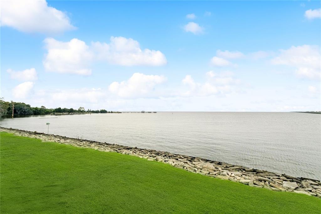 103 MARINERS Boulevard 1C