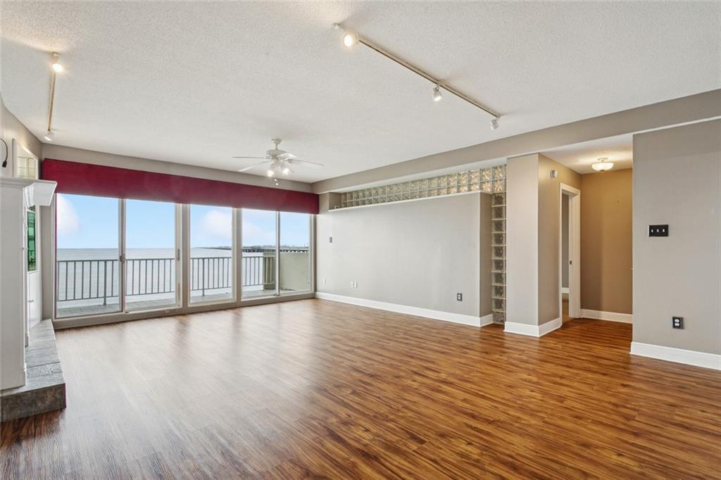 103 MARINERS Boulevard 1C