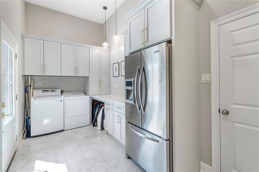 356 SANDALWOOD Drive