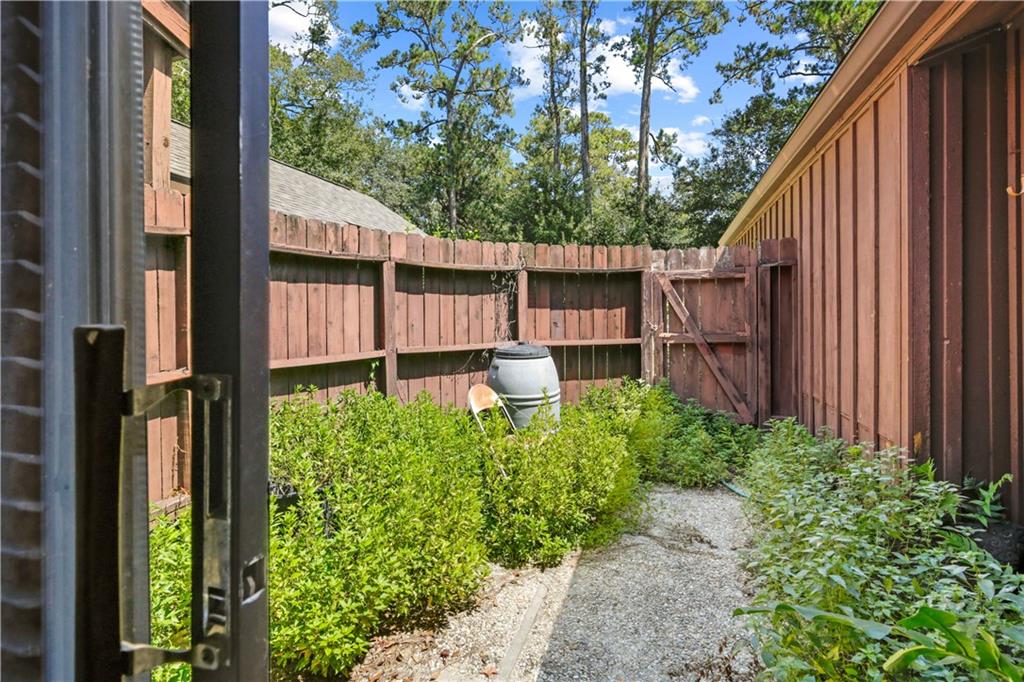 640 N BEAU CHENE Drive 3