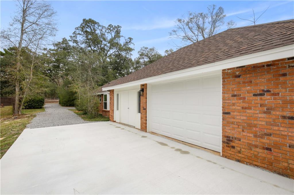 20200 NARROW Road