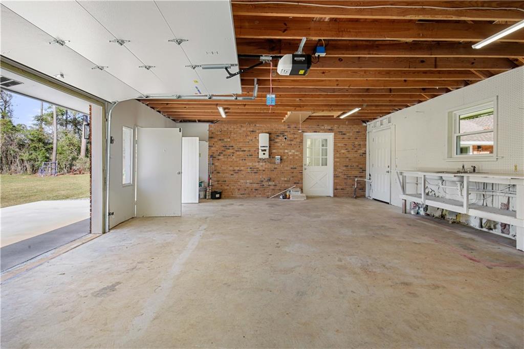 20200 NARROW Road