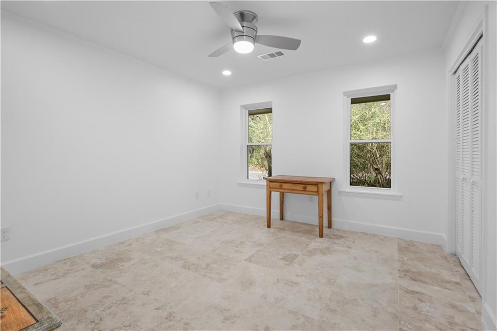 20200 NARROW Road