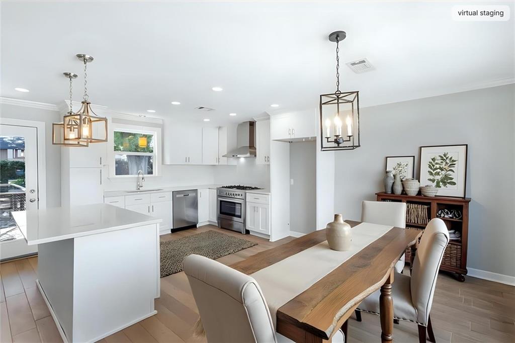 2308 TAFT Park