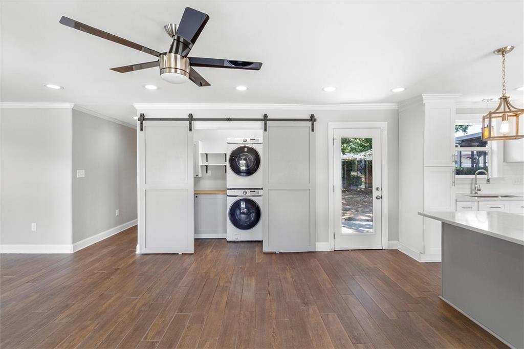 2308 TAFT Park