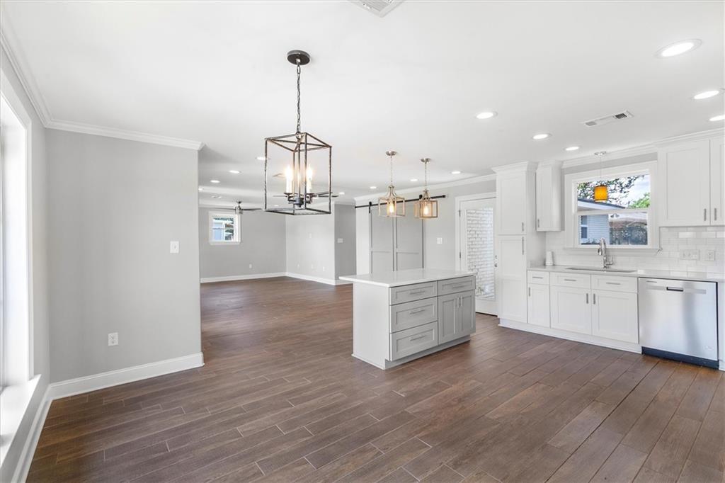 2308 TAFT Park
