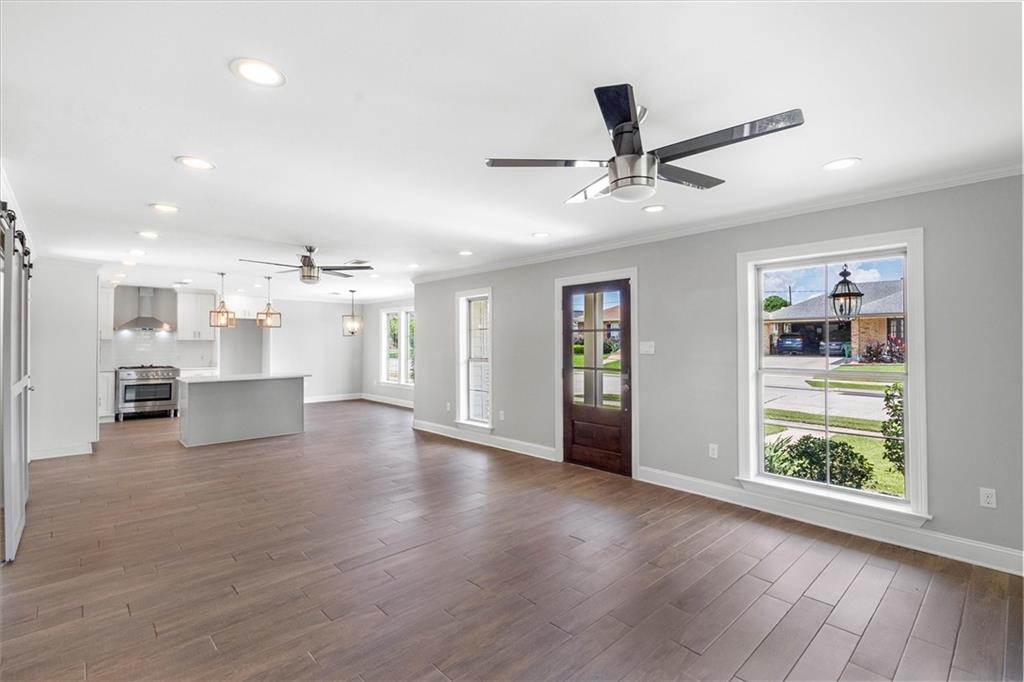 2308 TAFT Park