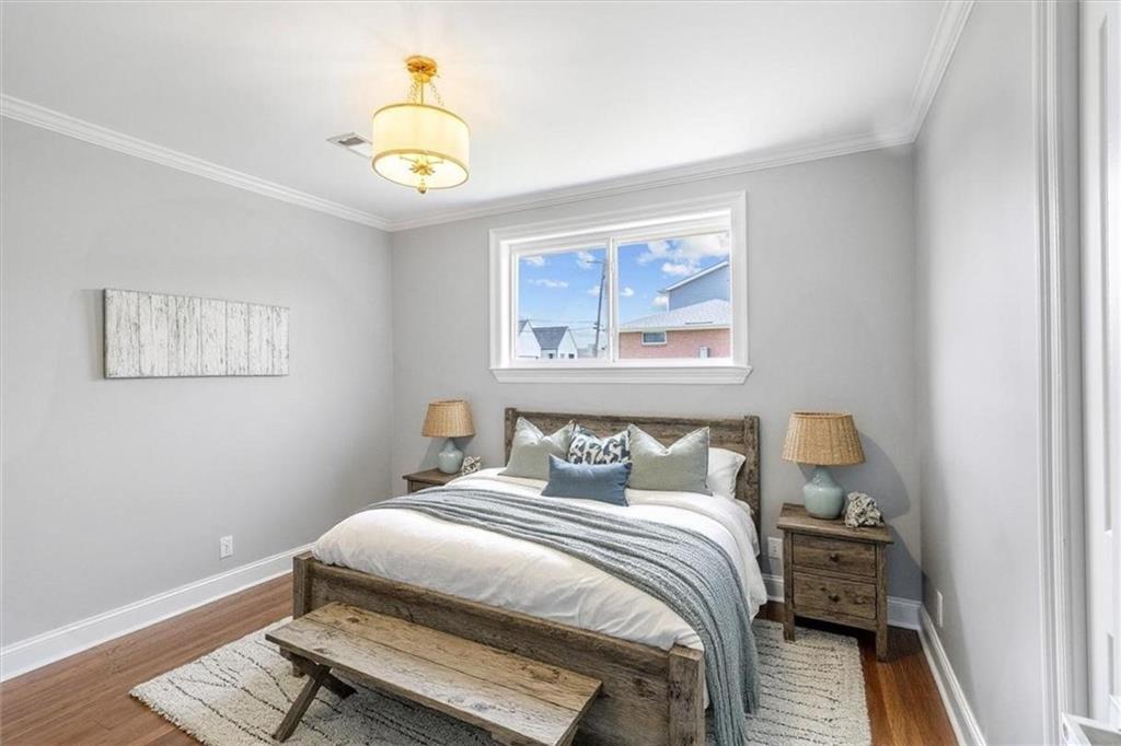 2308 TAFT Park