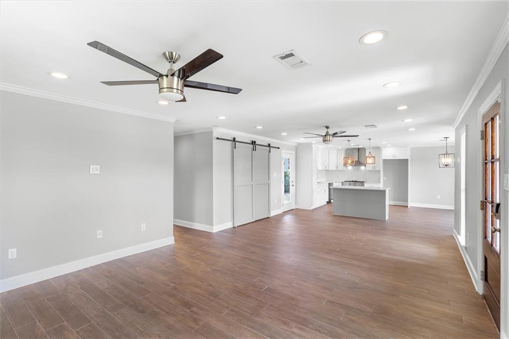 2308 TAFT Park