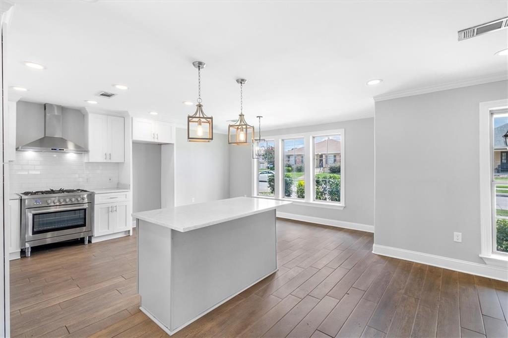 2308 TAFT Park
