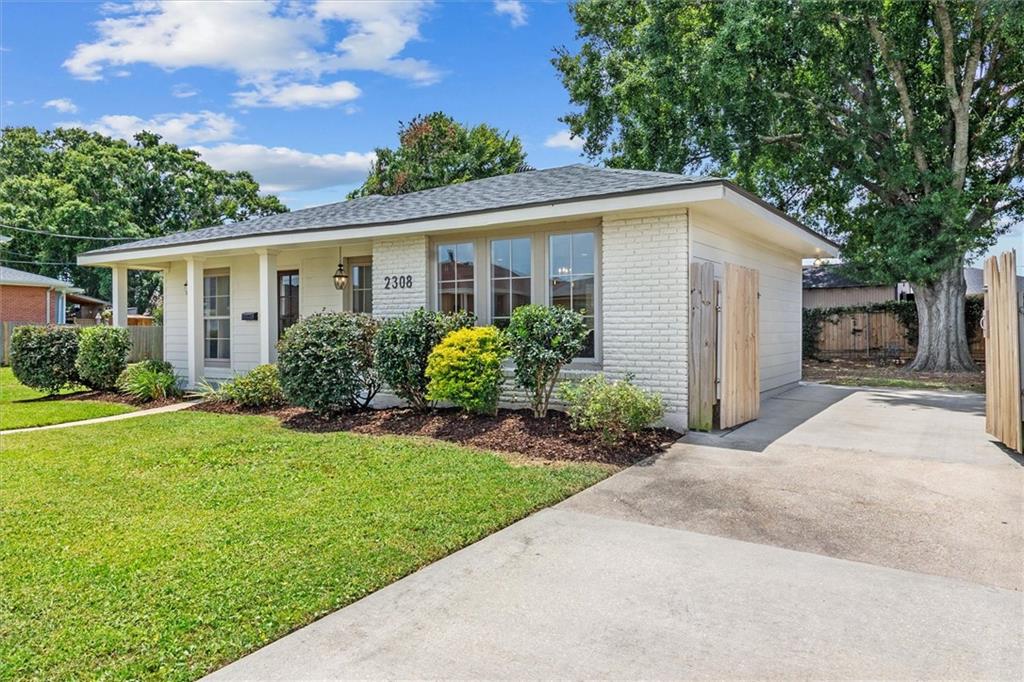 2308 TAFT Park