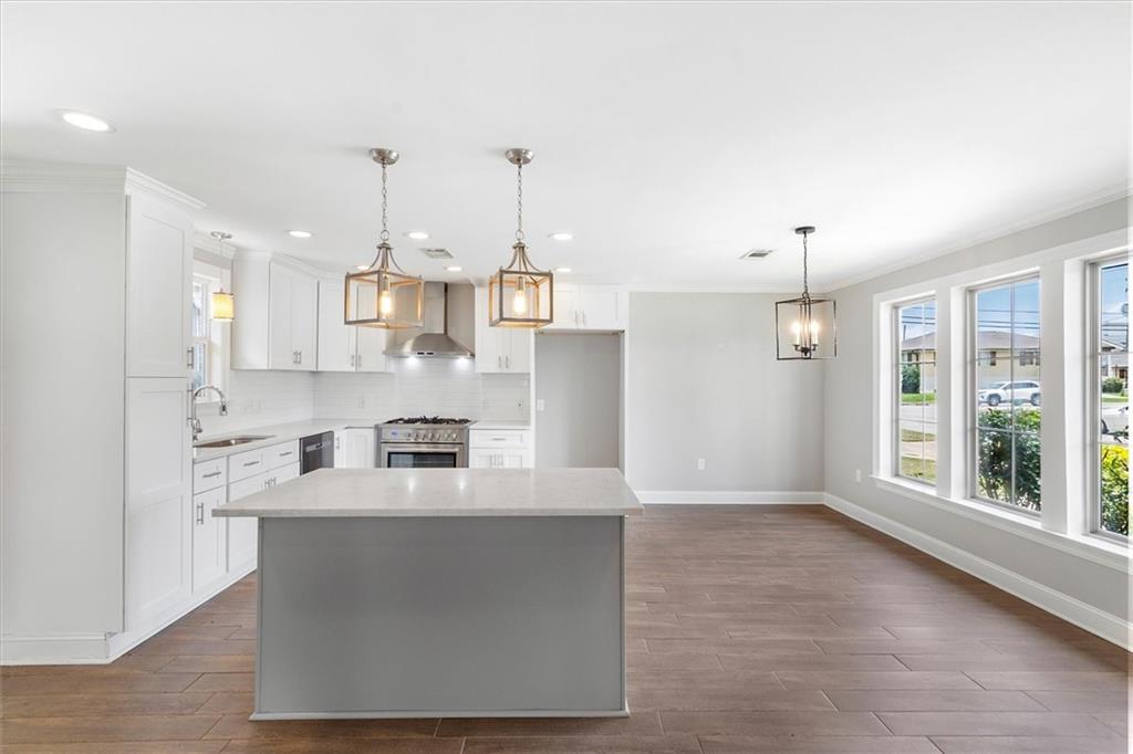 2308 TAFT Park