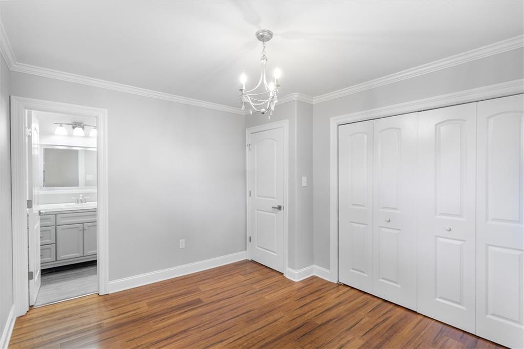 2308 TAFT Park