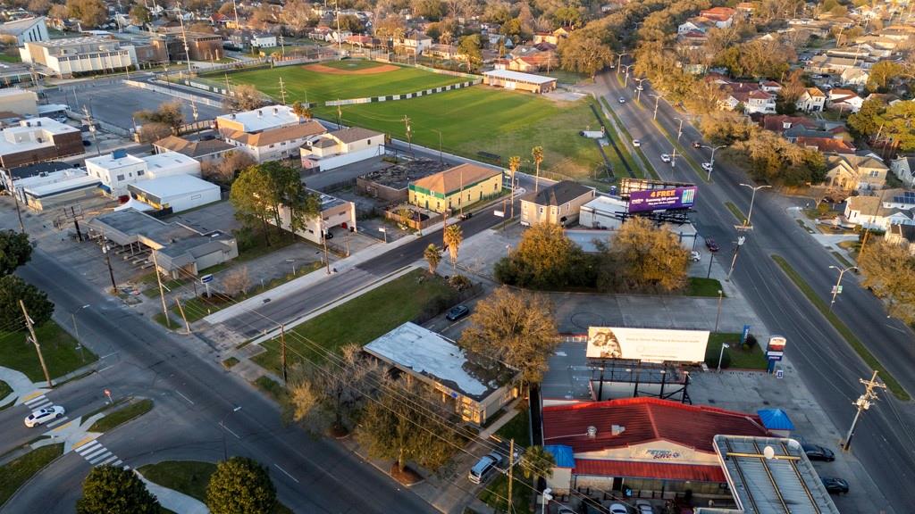 3231 GENTILLY Boulevard