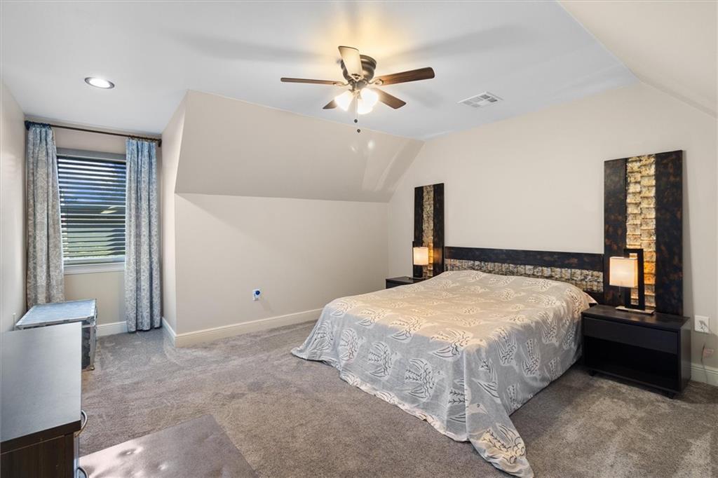 423 RIVER OAKS Drive