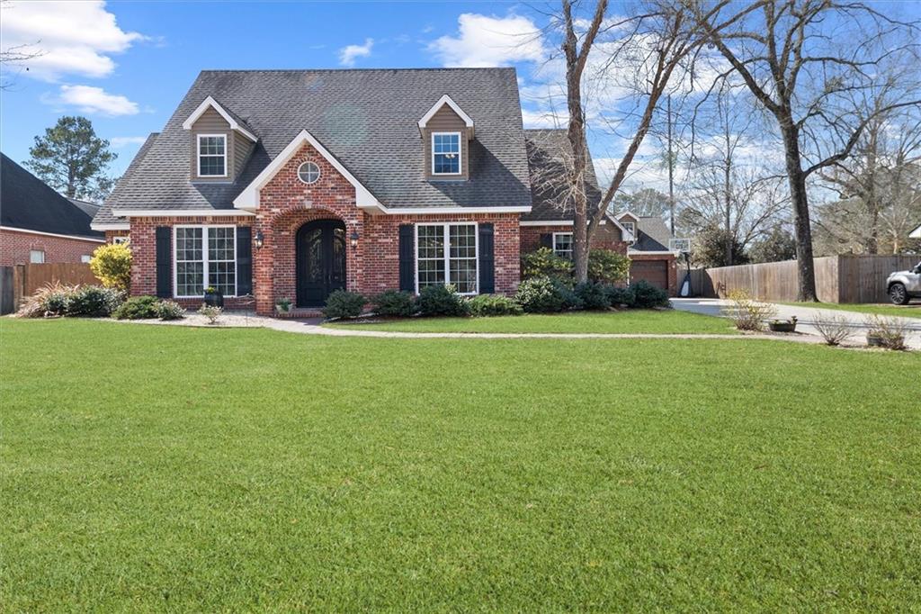 423 RIVER OAKS Drive