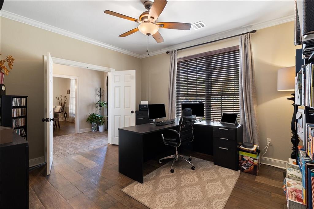 423 RIVER OAKS Drive